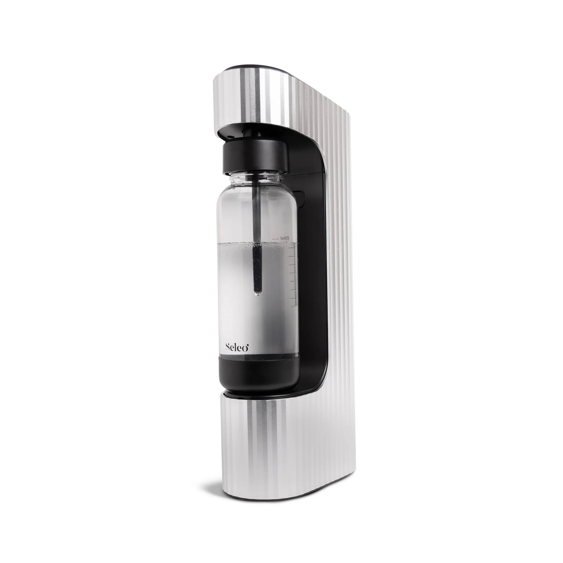 Qarbo sparkling water maker in anodised silver – Seleo UAE